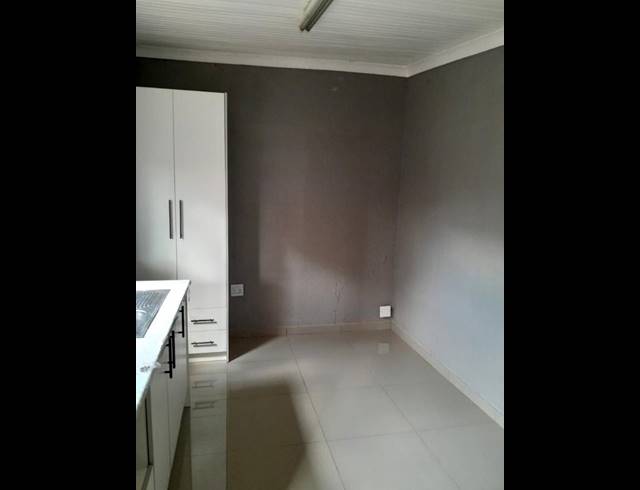 0 BEDROOM PROPERTY TO RENT IN ROODEPOORT CENTRAL